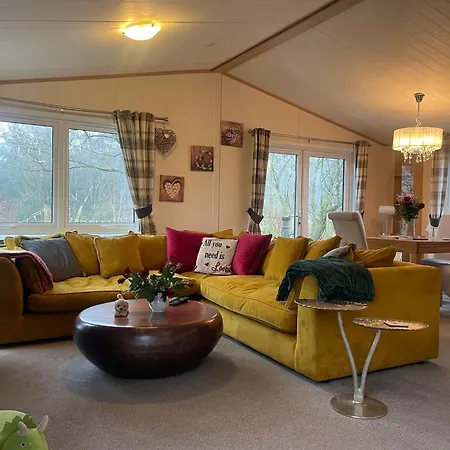 Country Retreat With Hot Tub * Fewston